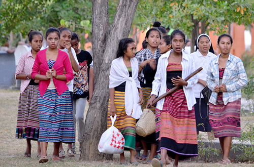 Female Timorese youths