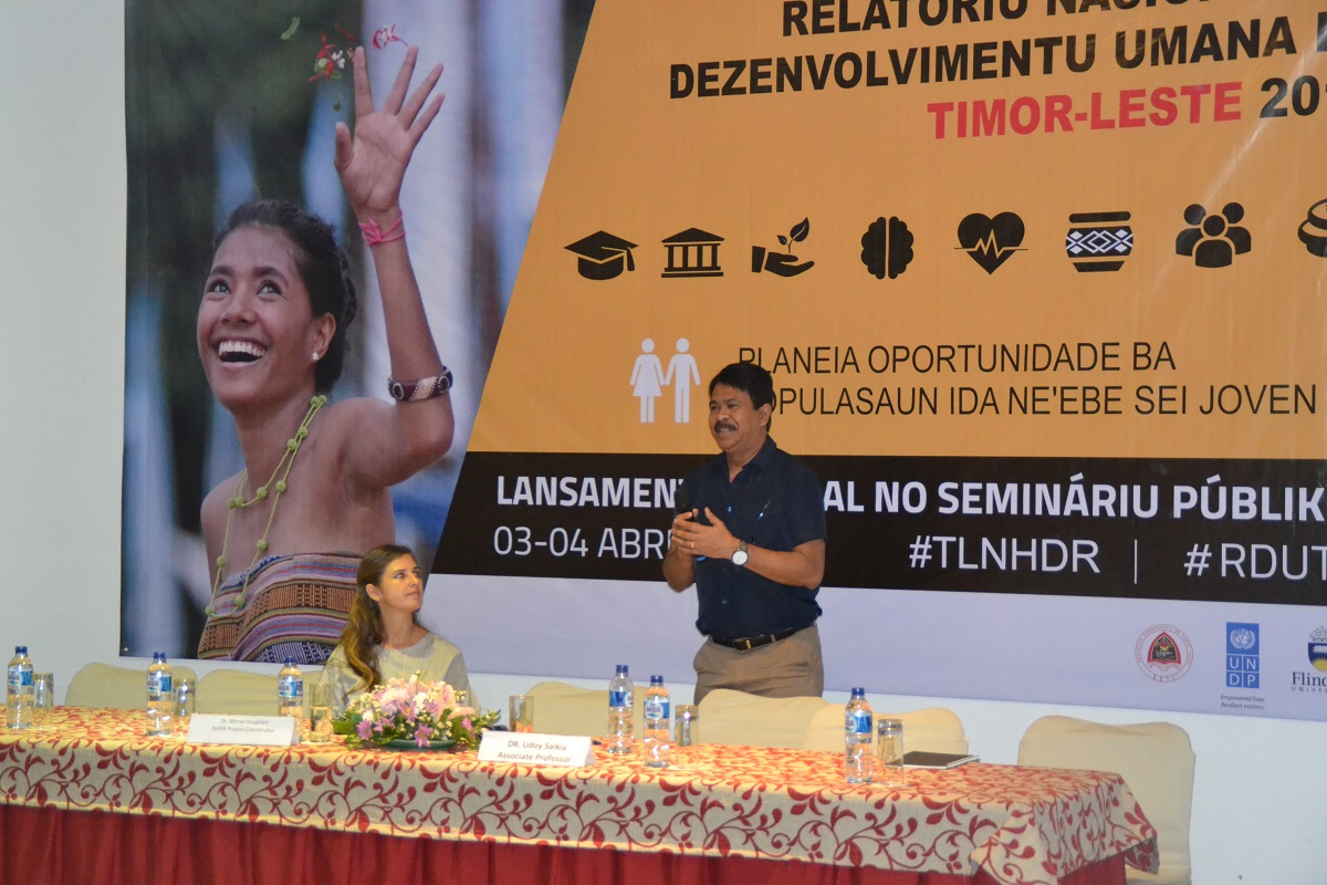 Udoy Saikia presenting the report findings to the members of local and international organisations in Dili, Timor-Leste